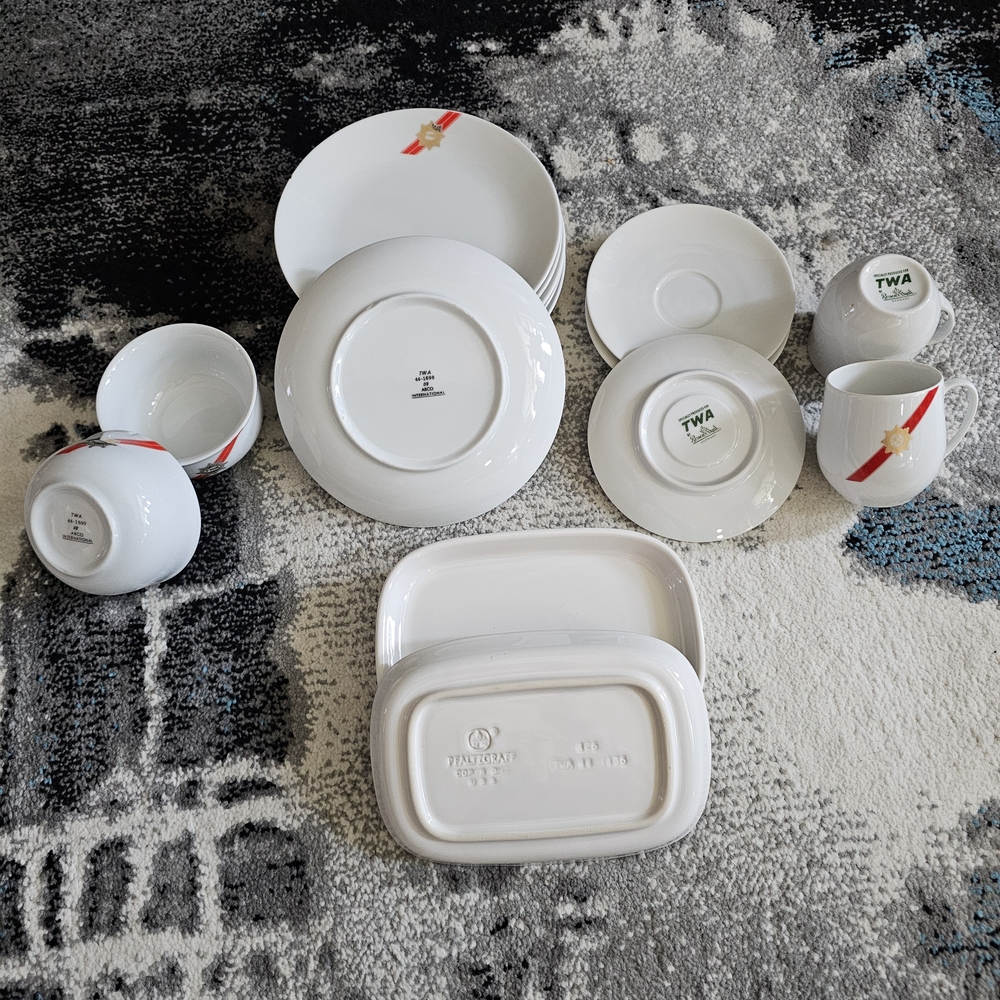 Cool vintage TWA airline dinnerware